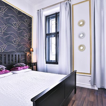 Two-Bedroom Haven In The Old Town プラハ エクステリア 写真